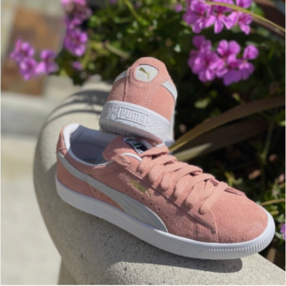 Puma Suede Classic Sneakers in Pink and White